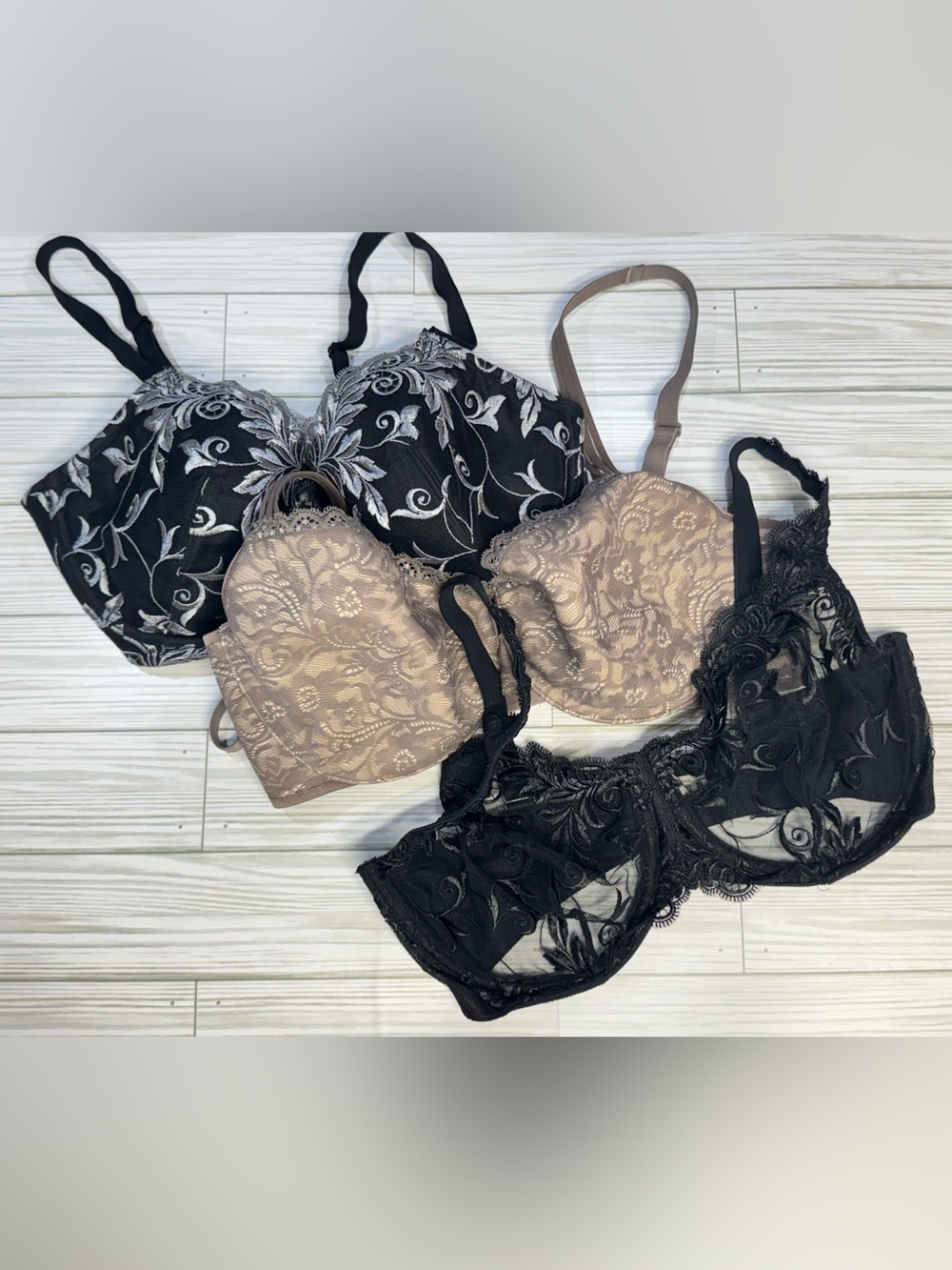 Lot of 3 Soma Underwire Lace Bras - 34DD